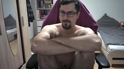 Snapshot of dan_the_man405 chatting on December 2025 07:44:01 PM King Dan online show from December 2025 07:44:01 PM