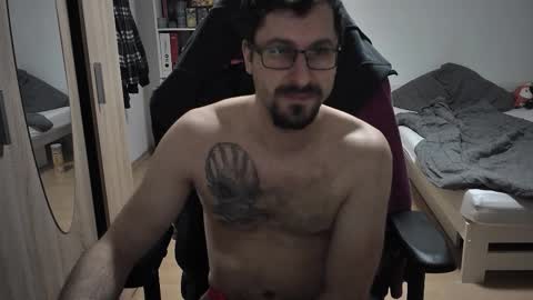 Snapshot of dan_the_man405 chatting on December 2025 07:53:01 PM King Dan online show from December 2025 07:53:01 PM