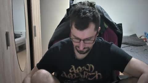 Snapshot of dan_the_man405 chatting on April 2026 09:23:01 PM King Dan online show from April 2026 09:23:01 PM