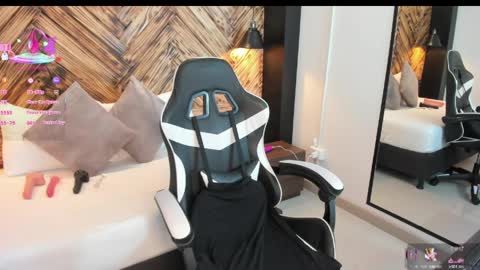 D A N A  online show from March 2026 02:18:01 PM