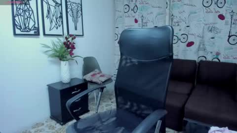 Danaa Rey online show from February 2025 11:18:02 AM