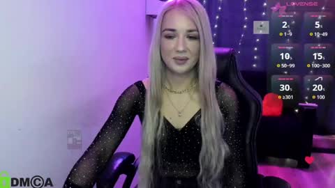Snapshot of dances_queen chatting on April 2026 07:17:02 AM dances_queen online show from April 2026 07:17:02 AM