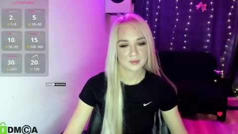 Snapshot of dances_queen chatting on May 2026 07:02:02 AM dances_queen online show from May 2026 07:02:02 AM