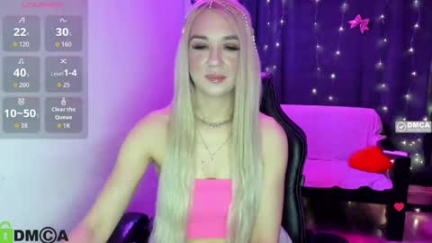 Snapshot of dances_queen chatting on May 2026 07:05:01 AM dances_queen online show from May 2026 07:05:01 AM