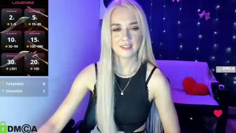dances_queen online show from June 2026 07:13:01 AM