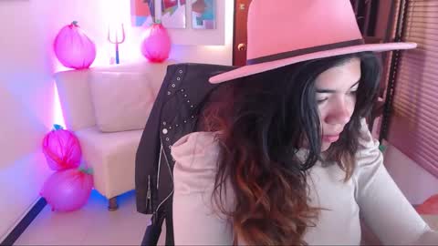 Snapshot of dangel_noir6 chatting on October 2025 11:44:02 AM Veronica online show from October 2025 11:44:02 AM