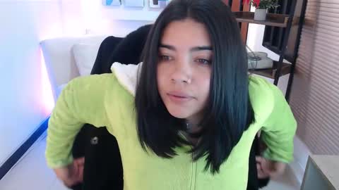 Snapshot of dangel_noir6 chatting on December 2025 10:33:01 AM Veronica online show from December 2025 10:33:01 AM