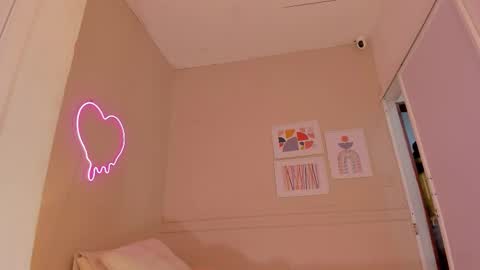 Snapshot of dani_skinny_ chatting on November 2025 11:42:02 AM Hi I am Dani online show from November 2025 11:42:02 AM