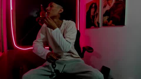 daniel_deluc77 online show from December 2025 03:13:01 AM