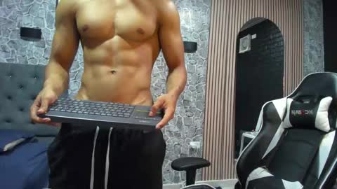 daniel_leconte online show from November 2025 04:44:01 AM