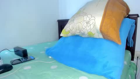 Dani online show from November 2025 05:02:01 PM