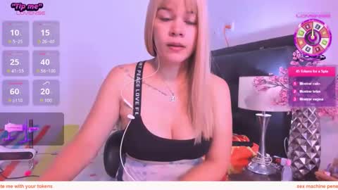 Snapshot of daniela_beauty chatting on April 2026 12:41:01 PM daniela online show from April 2026 12:41:01 PM