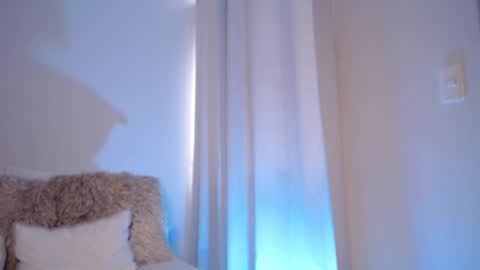 Snapshot of daniela_valencia chatting on October 2025 05:11:02 PM Lucia online show from October 2025 05:11:02 PM