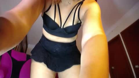 Angie online show from September 2025 05:14:01 PM