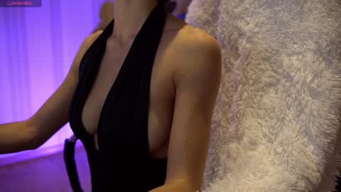 Snapshot of danielle_thomas chatting on December 2024 09:20:02 AM Danielle online show from December 2024 09:20:02 AM