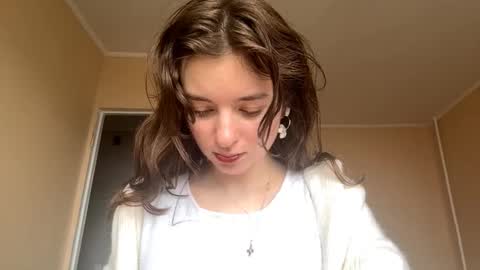 Mia online show from November 2025 07:42:01 AM