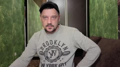 Snapshot of danielocool chatting on September 2025 12:07:02 PM DanieloCool online show from September 2025 12:07:02 PM