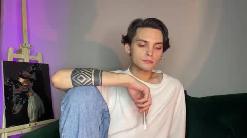 danieltuckerr online show from October 2025 02:29:01 AM