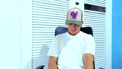 Dani online show from February 2025 03:44:01 AM