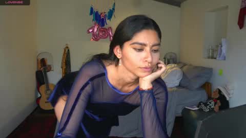 danalle .. online show from October 2025 09:37:01 PM