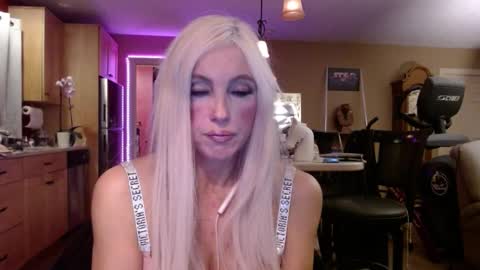 DanikaWhite69 online show from January 2025 06:00:01 AM