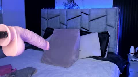 Dani Phonenix online show from February 2025 07:28:01 PM