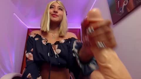 Pau online show from February 2025 03:38:02 PM