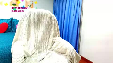 Danna online show from September 2025 11:07:01 PM