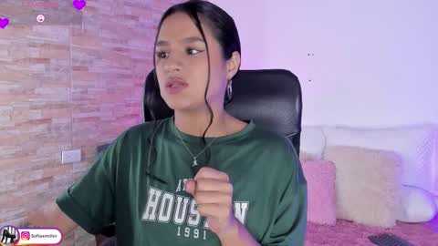 Snapshot of danna_gomez19 chatting on February 2026 12:17:02 AM Sofia online show from February 2026 12:17:02 AM