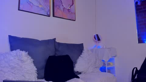 Danna Lovs online show from January 2025 04:16:01 PM