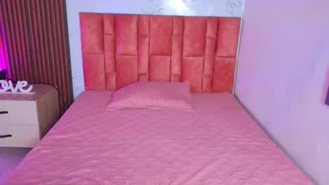 danna_peters online show from November 2025 07:47:01 PM