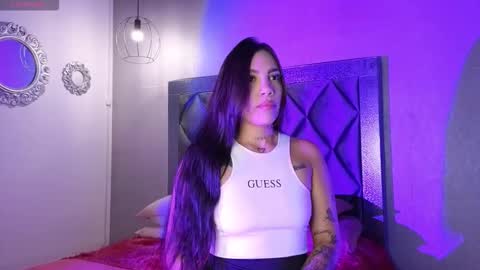 Danna  online show from December 2025 10:24:01 AM