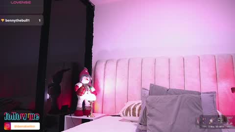 Danna Berlin  online show from November 2025 07:37:01 PM