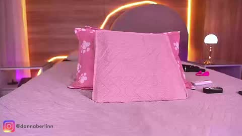 Danna Berlin  online show from March 2026 07:53:01 PM