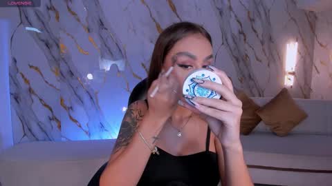 Danna Cruz  online show from November 2025 07:23:01 PM