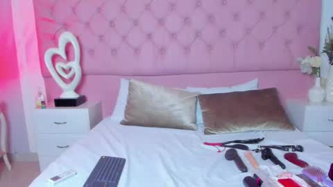 Snapshot of dannaflame_ chatting on April 2026 07:45:01 AM Danna online show from April 2026 07:45:01 AM