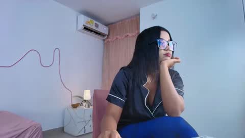 Snapshot of dannagabriella chatting on April 2026 08:31:02 AM dannagabriella online show from April 2026 08:31:02 AM