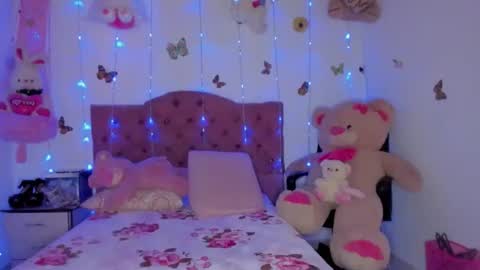 Snapshot of dannajeins chatting on April 2026 05:21:01 PM Danna Sofia jeins online show from April 2026 05:21:01 PM