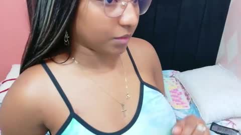 Snapshot of dannamanson_ chatting on February 2026 04:08:01 PM Danna online show from February 2026 04:08:01 PM