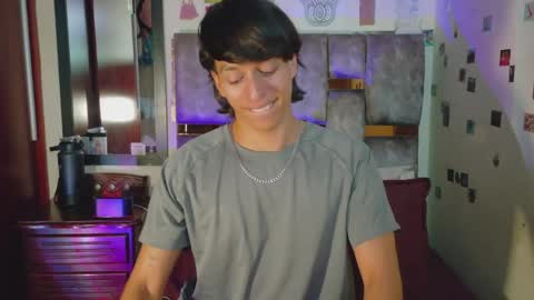 Snapshot of danny__phantom chatting on April 2026 09:28:01 PM phantom555 online show from April 2026 09:28:01 PM