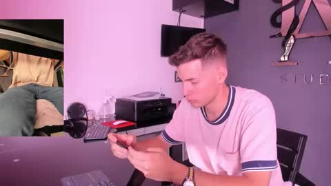 danny_and_lara online show from October 2025 06:48:01 PM