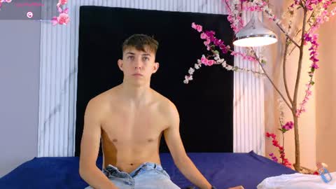 Snapshot of danteandviolete_cr chatting on July 2026 11:36:02 AM DANTEVIOLETE online show from July 2026 11:36:02 AM