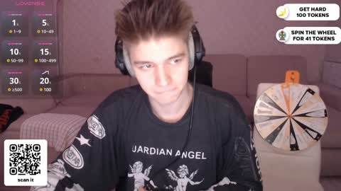 Snapshot of dantebigboi chatting on January 2025 04:22:01 PM Daniel online show from January 2025 04:22:01 PM