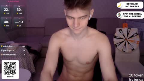 Snapshot of dantebigboi chatting on January 2025 10:03:01 PM Daniel online show from January 2025 10:03:01 PM