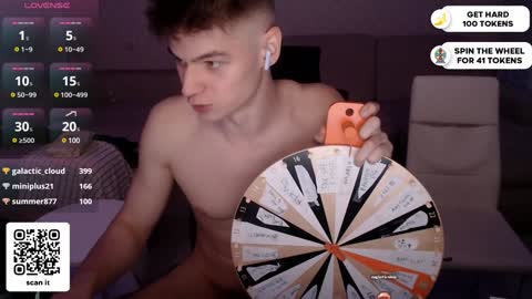 Snapshot of dantebigboi chatting on January 2025 01:04:02 AM Daniel online show from January 2025 01:04:02 AM