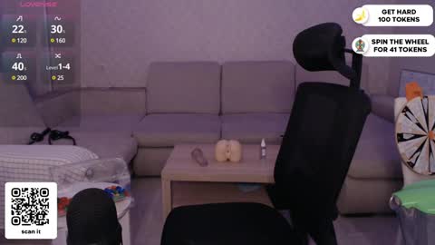 Snapshot of dantebigboi chatting on January 2025 05:55:02 PM Daniel online show from January 2025 05:55:02 PM