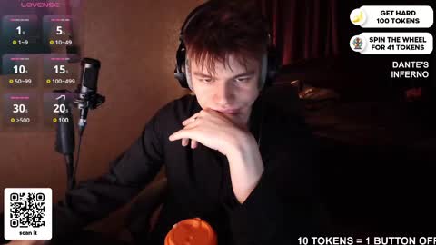 Snapshot of dantebigboi chatting on February 2025 06:20:01 PM Daniel online show from February 2025 06:20:01 PM