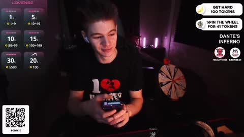 Snapshot of dantebigboi chatting on March 2025 09:14:02 PM Daniel online show from March 2025 09:14:02 PM