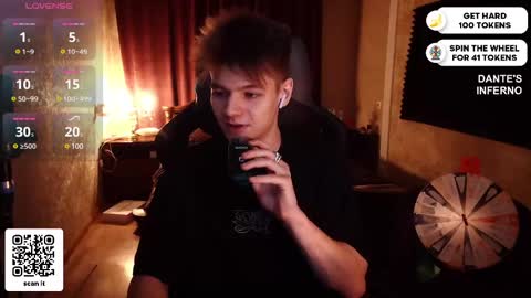 Snapshot of dantebigboi chatting on March 2025 05:24:02 PM Daniel online show from March 2025 05:24:02 PM