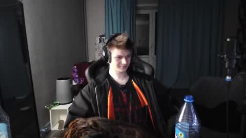 Snapshot of dantebigboi chatting on September 2025 04:52:01 PM Daniel online show from September 2025 04:52:01 PM